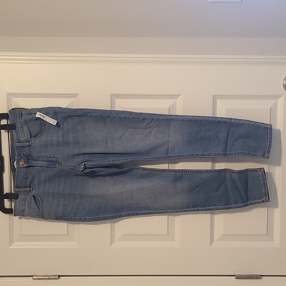 𝅺nwt Old Navy SuperSkinny Jeans sz 6 - Picture 1 of 3